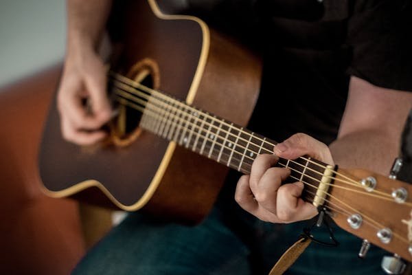 Guitare expert : maîtrisez l'art du jeu avec passion